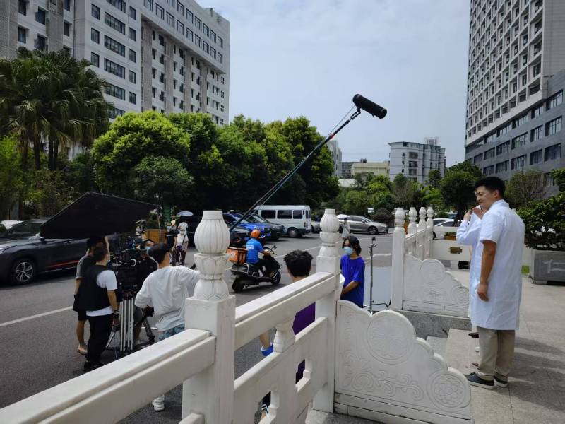 新民市广告片拍摄公司低成本实现高规格制作的诀窍